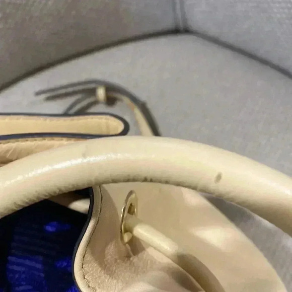 Rebecca minkoff convertible bucket bag or shoulder bag - Picture 5 of 15